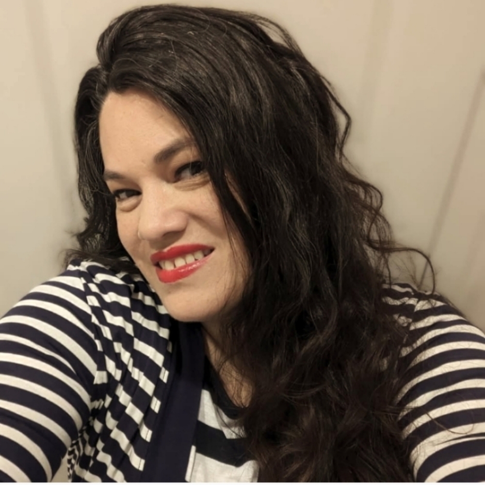 @simply_serene "LIVE" Share Show  GIVEAWAYS🎁Jewelry💍Women's Clothing👗Makeup💄